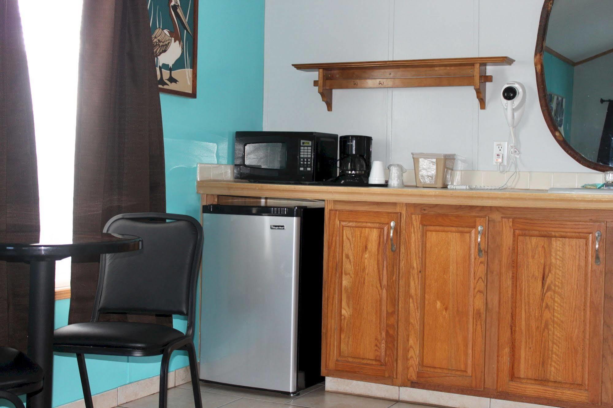 Carters Motel And Mobile Home Village Еджуотър Екстериор снимка