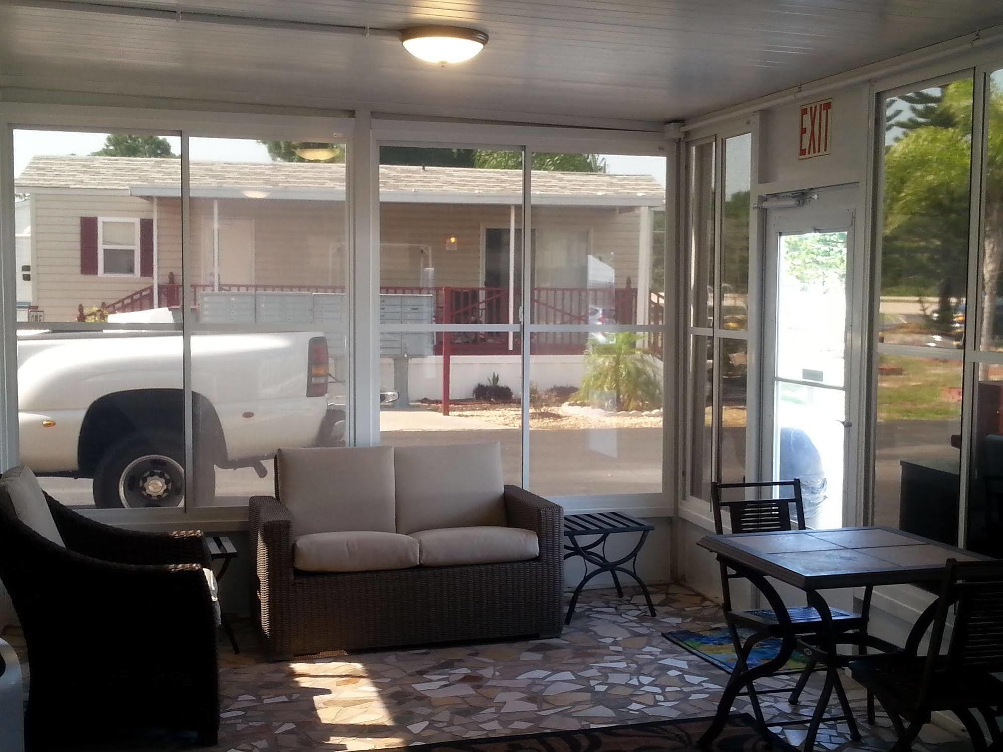 Carters Motel And Mobile Home Village Еджуотър Екстериор снимка
