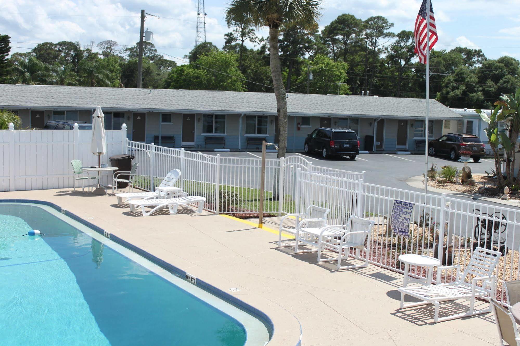 Carters Motel And Mobile Home Village Еджуотър Екстериор снимка