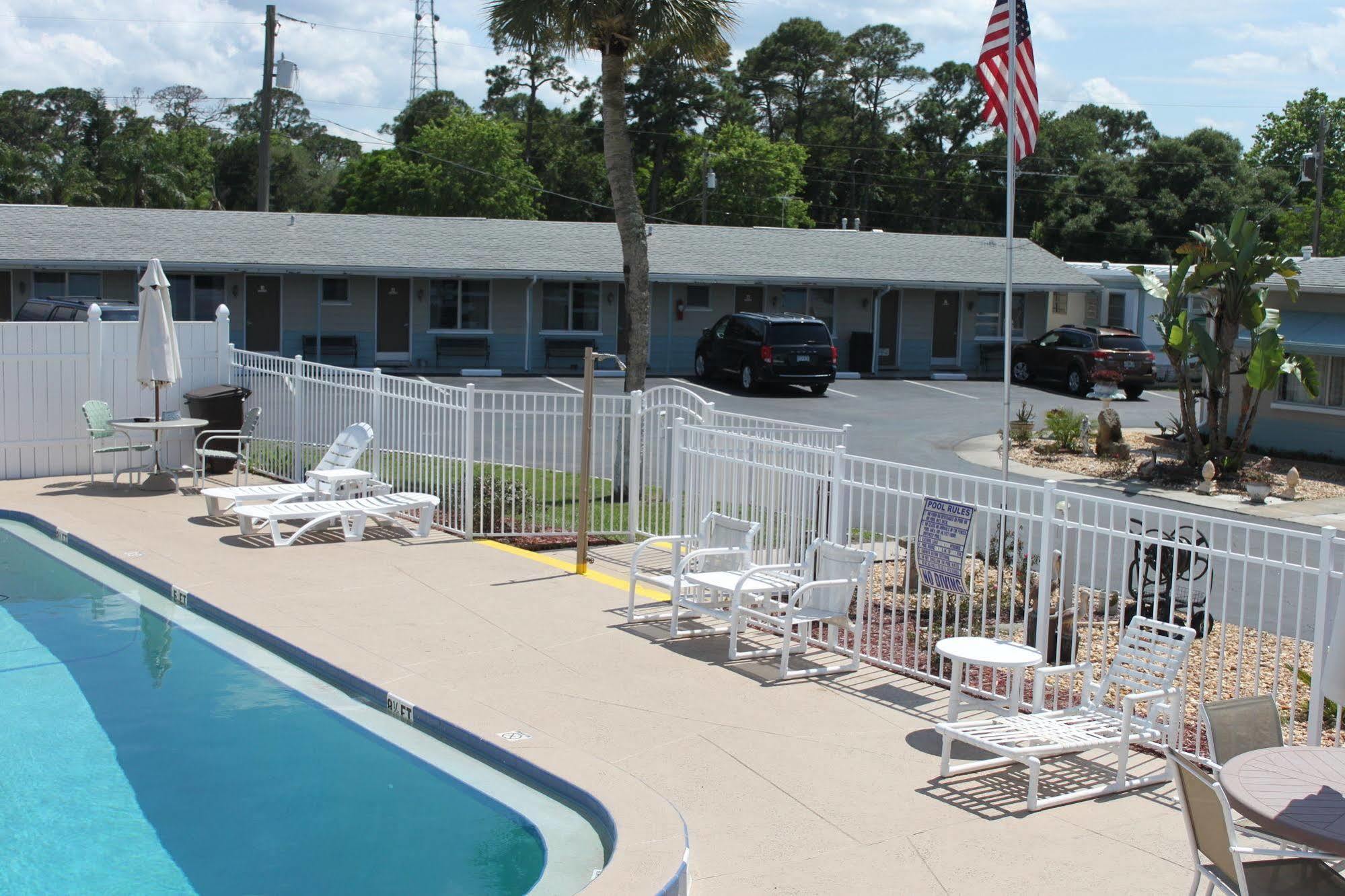 Carters Motel And Mobile Home Village Еджуотър Екстериор снимка