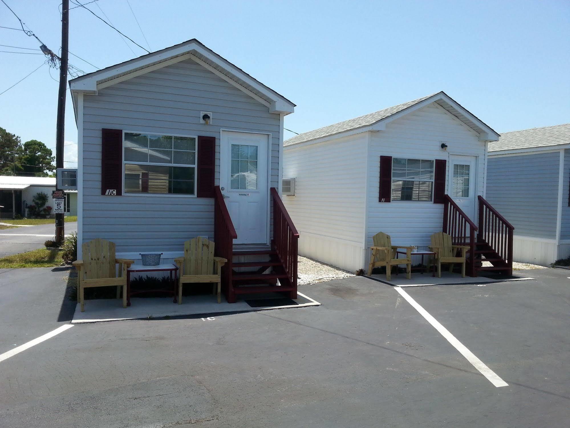 Carters Motel And Mobile Home Village Еджуотър Екстериор снимка
